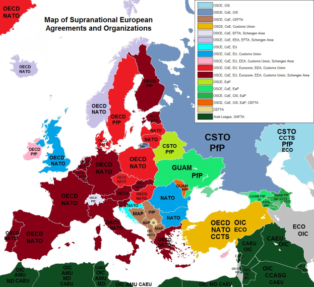 Farbcodierte Europakarte, die Länder und ihre jeweiligen Vereinbarungen oder Organisationen zeigt, mit Text für weitere Details.