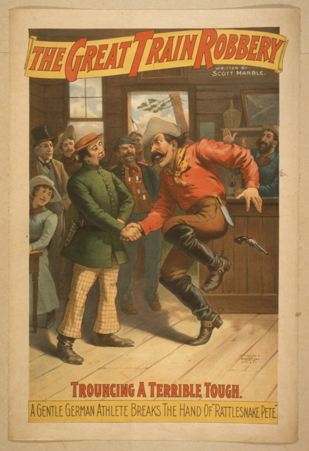 Ein Plakat, das eine Gruppe von Menschen zeigt, die drinnen stehen, einer hält eine Waffe in der Hand, mit Text oben und unten, der 'Der große Zugraub - Trouching a Terrible Tough' lautet.