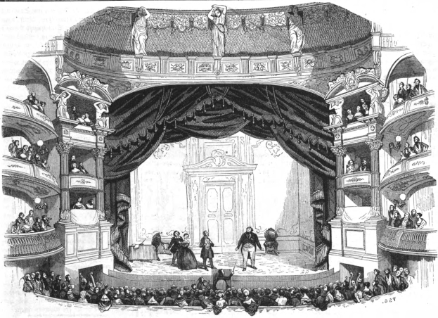 Eine Schwarz-Weiß-Zeichnung des Theaters der Royal Opera House in London, England, die eine Bühne mit Menschen, Geländern, Säulen, Vorhängen und einer Tür zeigt.