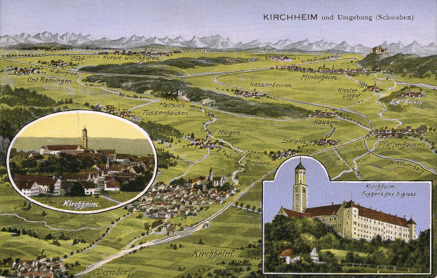 Schwarz-weiß-Postkarte von Kirchheim und Umgebung, Deutschland, zeigt eine Karte der Stadt mit Gebäuden, Bäumen, Hügeln und Himmel, einschließlich Text.