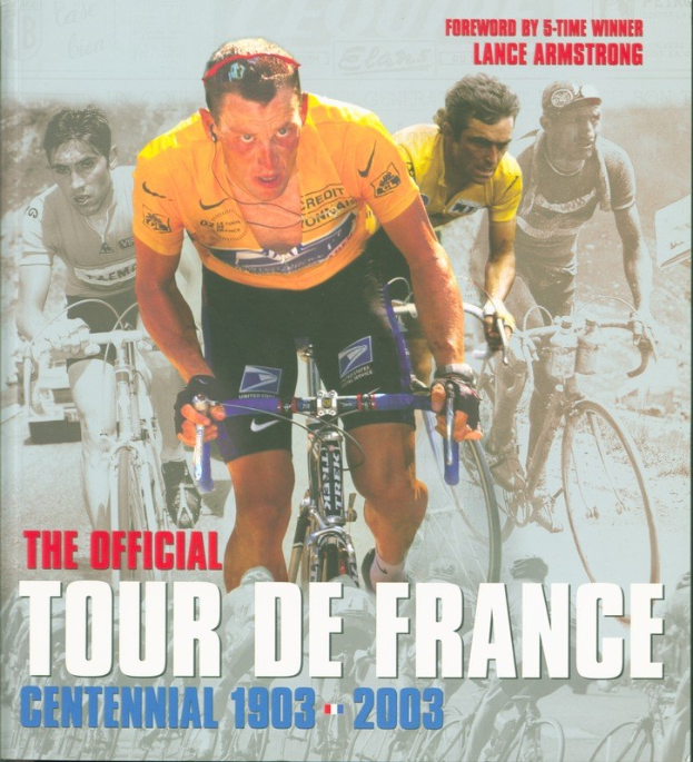 Offizielles Tour-de-France-Jubiläumsplakat (1903–2003), das eine Gruppe von Radfahrern auf Fahrrädern zeigt, mit Textangaben zu dem Ereignis.