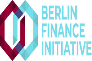 Logo der Berliner Finanzinitiative mit einem blauen Kreis mit weißer Umrandung und einem weißen "B" in der Mitte, umgeben von einem weißen Ring mit einem blau-weißen Karomuster, alles auf einem weißen Hintergrund mit der schwarzen Schrift "Berliner Finanzinitiative".